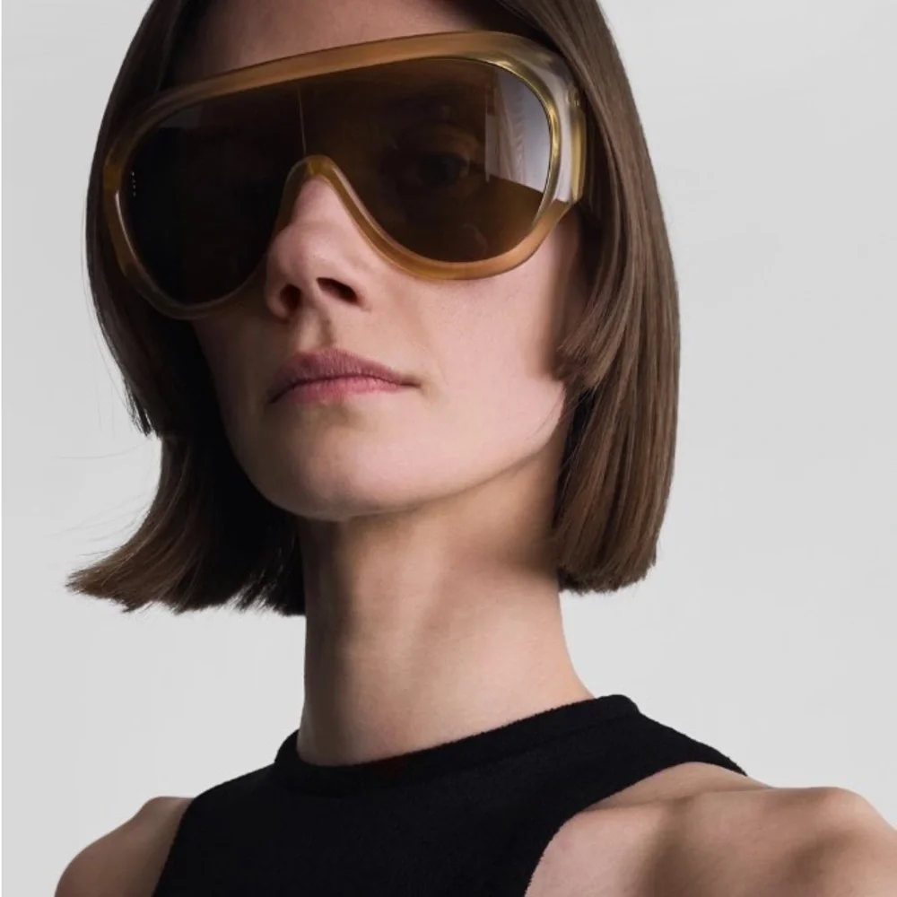 Phoebe Philo reposhing this